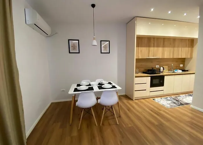 アパート Fa At Center 02 ティラナ